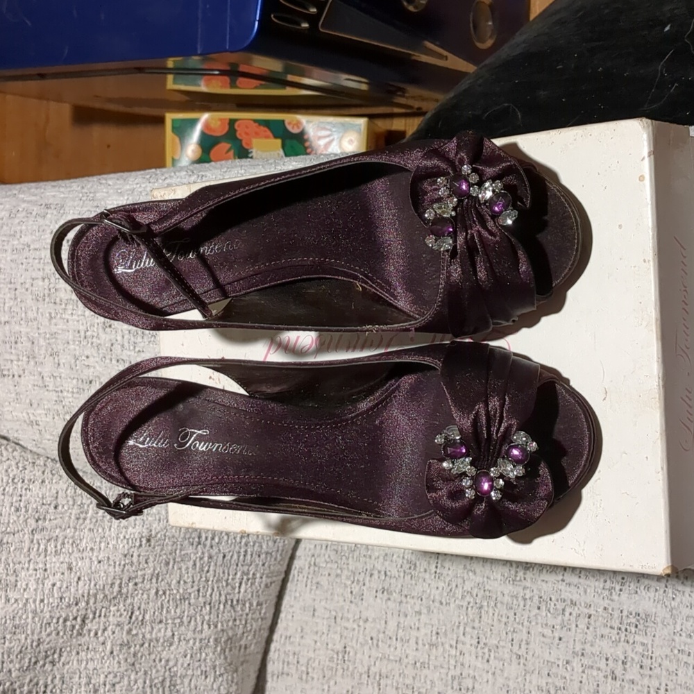 Plum Lulu Townsend Heels Size 7